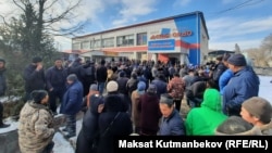Таласдаги митинг иштирокчилари, 2021 йил 30 ноябри