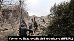 Чабуулдун айынан Киев баштаган ири шаарларда, кыштактарда жарык, жылуулук жана суу берүү үзгүлтүккө учурады.