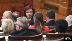 В листите на ръководената от Корнелия Нинова БСП традиционно има най-много бивши сътрудници на ДС.
