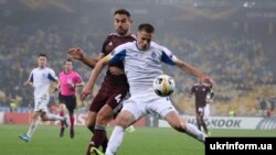 Артем Бєсєдін (у білій формі) через дискваліфікацію пропустив весь 2020 рік
