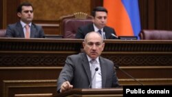 Վարչապետ Նիկոլ Փաշինյանը խորհրդարանում, արխիվ