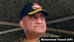 سپریم کورټ ویلي که حکومت په قانون سازۍ کې پاتې راغلی نو جنرل قمر جاوید باجوه به ریټایرډ کیږي