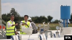 Гръцкият премиер Кириакос Мицотакис и министър-председателят в оставка Кирил Петков на откриването на гръцкия интерконектор.