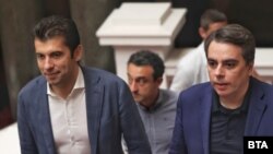 Кирил Петков, Даниел Лорер и Асен Василев от "Продължаваме промяната"