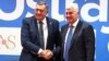 Milorad Dodik i Dragan Čović politički su tijesno sarađivali i imali jednake stavove o brojnim pitanjima. Dodik kao gost na skupu Hrvatskog narodnog sabora koji okuplja hrvatske nacionalne stranke u BiH, Mostar, novembar 2022. 