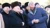 Болат Назарбаев (второй слева) и в то время аким Алматинской области Амандык Баталов (по его левое плечо) на открытии памятника тогда президенту Нурсултану Назарбаеву. Талдыкорган, 30 октября 2016 года