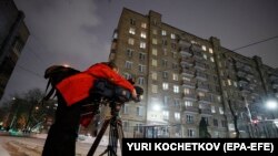 Deutsche Welle компаниясынын оператору. Москва, февраль 2022-жыл. Иллюстрарциялык сүрөт