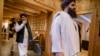Predstavnici talibana Abdul Hakim Sharaie, Abdul Bari Omar i Amir Khan Muttaqi prije sastanka sa norveškim zvaničnicima u hotelu Soria Moria u Oslu, Norveška, 25. januar 2022.