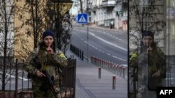 Порожні вулиці Києва – з 17:00 суботи до 8:00 понеділка в столиці діє комендантська година