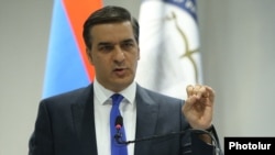 Արման Թաթոյան