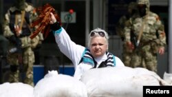 Соңку айларда Георгий тасмасы Украинадагы орусиячыл жикчилдердин белгисине айланды.