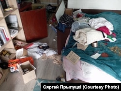Кватэра Сяргея Прылуцкага ў Бучы, узламаная расейскімі вайскоўцамі. Буча, 2022