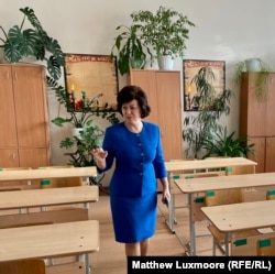 Oksana Akulova, direktorica Gorbačovljeve bivše škole, kaže da se učenici danas malo zanimaju za sovjetsku istoriju ili ulogu Gorbačova u njoj.