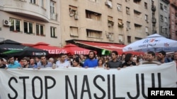 Sa jednog od protesta protiv nasilja u Beogradu nakon ubistva francuskog navijača Brisa Tatona u centru grada. Foto: Vesna Anđić