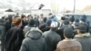 Губернатор Баткенской области Жениш Раззаков встречается с местными жителями