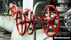 1-апрелден тарта “Газпром” Украина үчүн газдын наркын 100 долларга көтөрдү. 