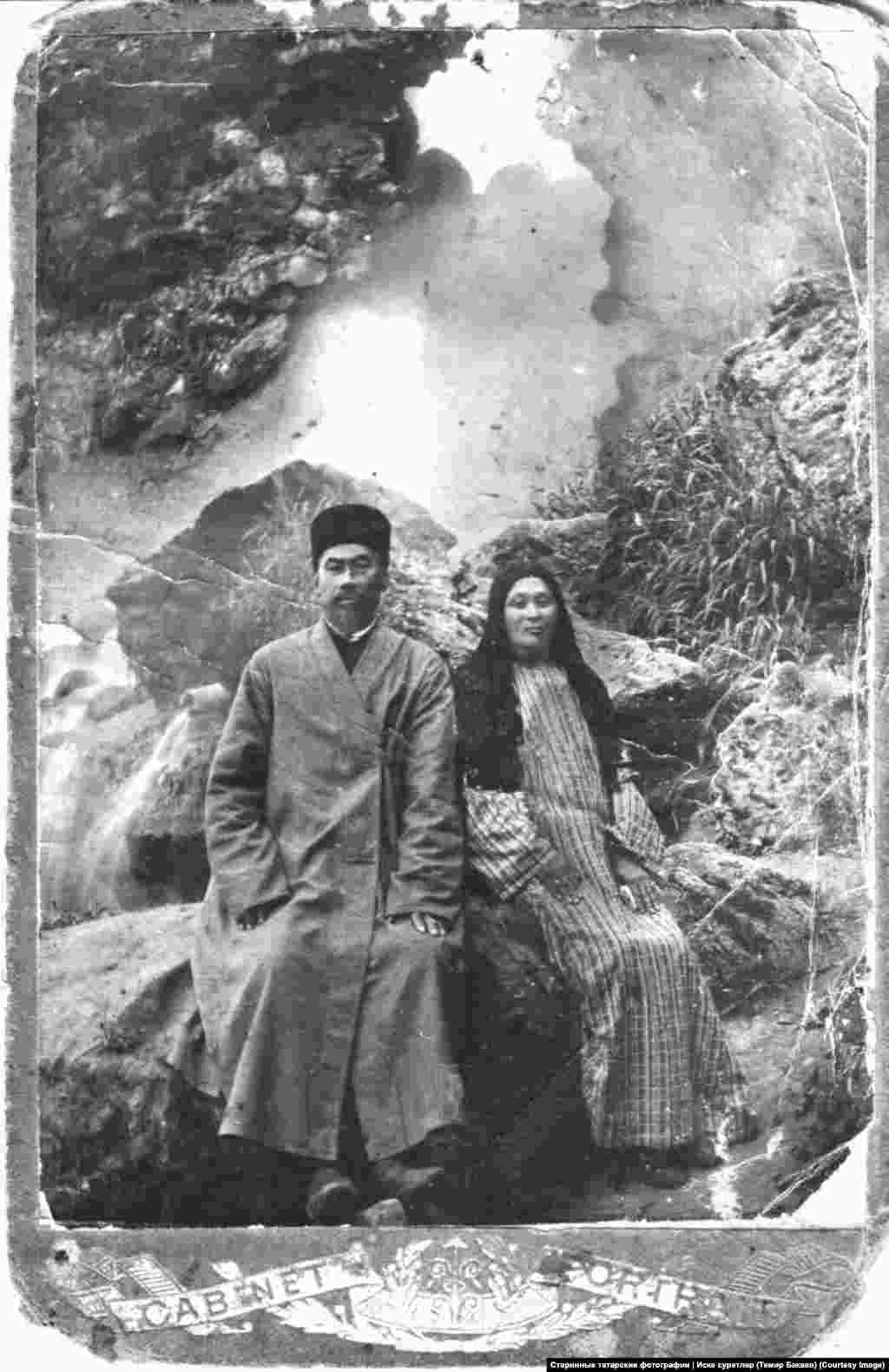Некоторые подписчики присылают фотографии с полными историями своей семьи, а кто-то даже не уверен, как зовут людей на фото На фото – Гали и Фатима Абдуллаевы, родственники Темира Бакаева. Фото без даты