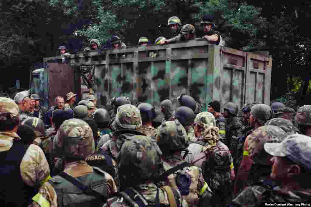 Украинская армия и батальон "Донбасс" готовятся к штурму Иловайска. 10 августа 2014 года.