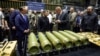 Чи привезе Зеленський із США «так» ударам вглиб Росії? Ось кілька варіантів
