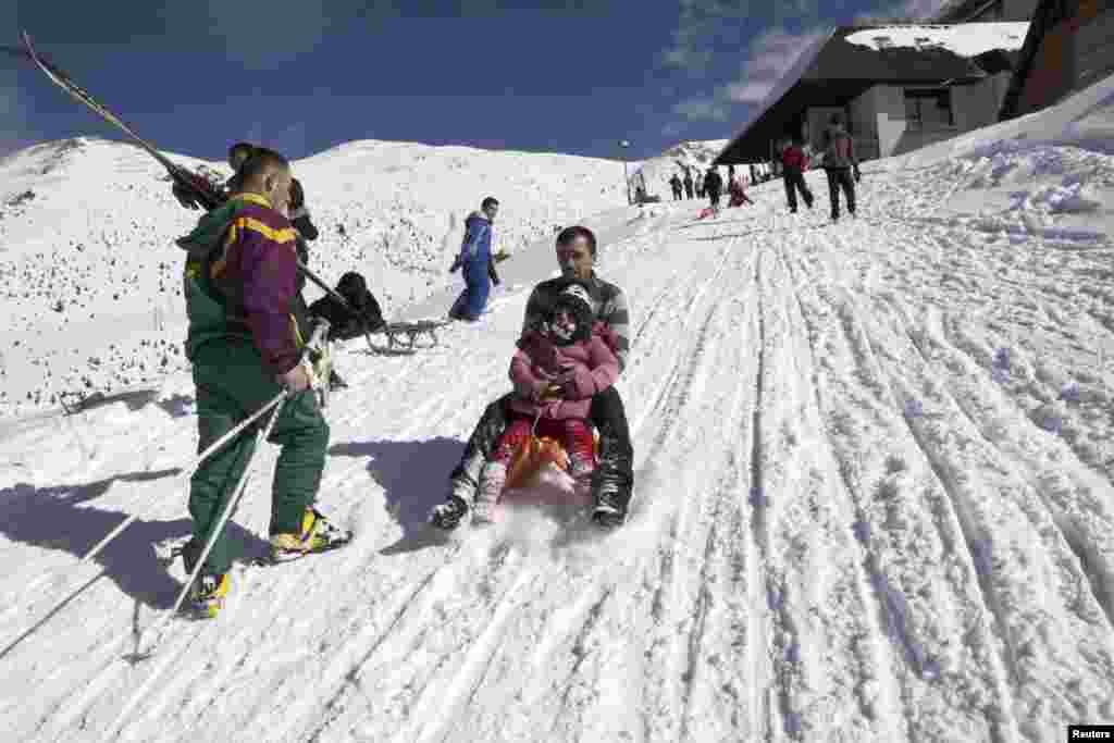 Kosovo - Zimske radosti u Brezovici, 10. februar 2013. Foto: REUTERS / Hazir Reka