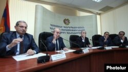 Հանրային ծառայությունները կարգավար հանձնաժողովի նիստ, արխիվ: