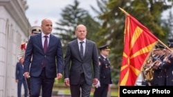North Macedonia's prime minister, Dimitar Kovacevski (left), with German Chancellor Olaf Scholz in Skopje on June 11.