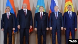 31-майда Армения, Беларус, Казакстан, Кыргызстан жана Орусиянын президенттери Астанага чогулду. 