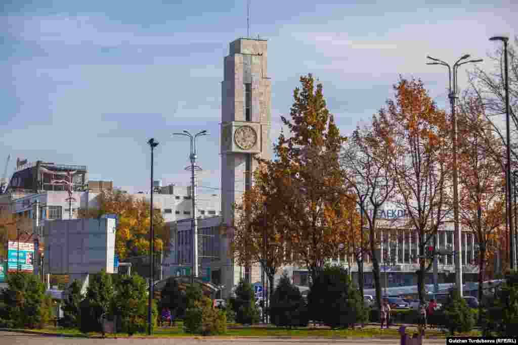 Абдрахманов жана Чүй көчөлөрүнүн кесилиши. Бишкек, 2018-жыл. 