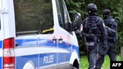 Немецкие спецслужбы провели масштабную спецоперацию сразу в пяти федеральных землях: результатом рейда стали десятки задержанных чеченцев