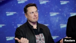 Nakon ulaganja 1,5 milijardi dolara u Bitcoin, Musk je na Twitteru ocijenio da se cijena Bitcoina i Ethereuma, druge najvrjednije kriptovalute, čini visokom.