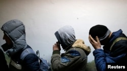 I Crna Gora i BiH se kvalifikuju kao zemlje izvora, destinacije i tranzita muškaraca, žena i djece koji su žrtve krijumčarenja ljudi (ilustrativna fotografija)
