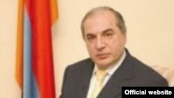 Արմեն Սմբատյան, արխիվ