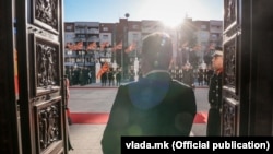 Zoran Zaev je na premijerskoj funkciji bio od 31. maja 2017. godine, a drugi mandat je osvojio na parlamentarnim izborima 15. jula 2020.