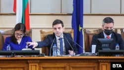 Никола Минчев е председател на Народното събрание. Той е от квотата на най-голямата партия в парламента "Продължаваме промяната". 