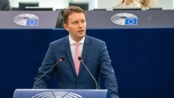 Siegfried Mureșan consideră că politicienii populiști fac responsabilă Uniunea Europeană de crizele prin care trece bătrânul continent și că oamenii așteaptă soluții de la nivel european