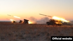 SUA cresc, Rusia scade iar China stagnează în domeniul exporturilor de armament.