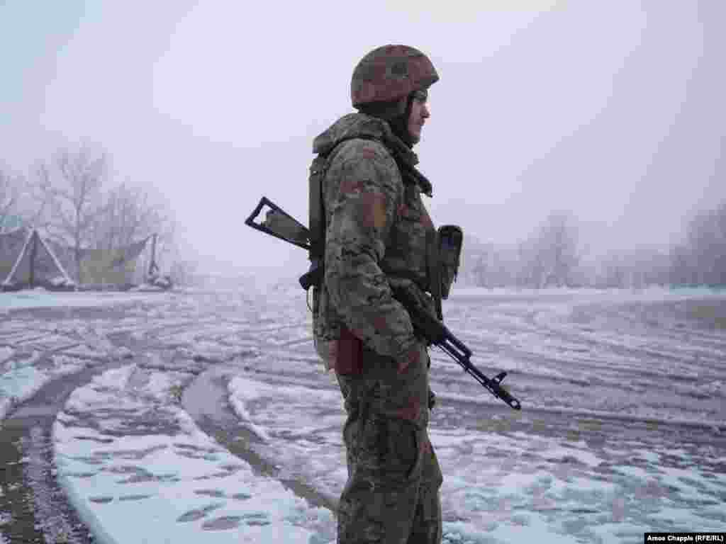 Фото з лінії фронту неподалік Золотого Луганської області 