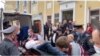 Belarus | Un opozant al regimului Lukașenko și-a tăiat gâtul în timpul procesului