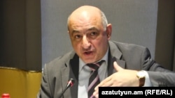 Երևանի մամուլի ակումբի նախագահ Բորիս Նավասարդյան, արխիվ