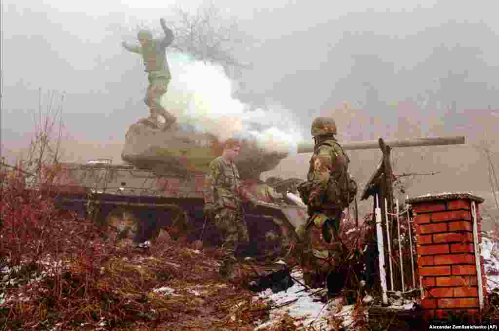 A battle-damaged Bosnian T-34 tank, January 26, 1996.