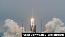 Lansiranje rakete Long March 5 u Venčangu (29. april 2021.)