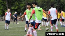 Во время сбора молодежной сборной Таджикистана в Гулистоне. Фото с сайта Федерации футбола Таджикистана