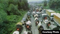 Kolone izbjeglica tokom akcije "Oluja", avgust 1995.