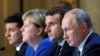 S lijeva na desno: Ukrajinski predsjednik Volodimir Zelenski, njemačka kancelarka Angela Merkel, francuski predsjednik Emmanuel Macron i ruski predsjednik Vladimir Putin u Parizu na konferenciji za medije u decembru 2020.
