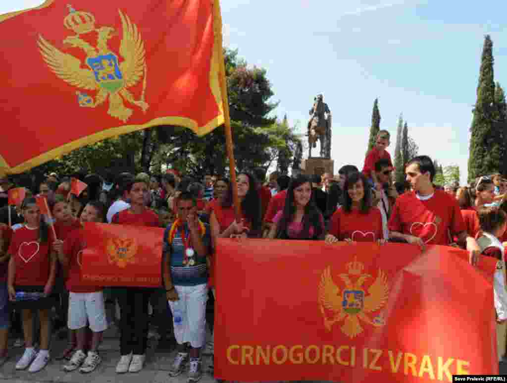 Oko 2000 Crnogoraca koji su 1991. godine izbjegli iz Albanije, protestima zahtijevaju crnogorsko državljanstvo, 03.08.2011. Foto: RSE / Savo Prelević