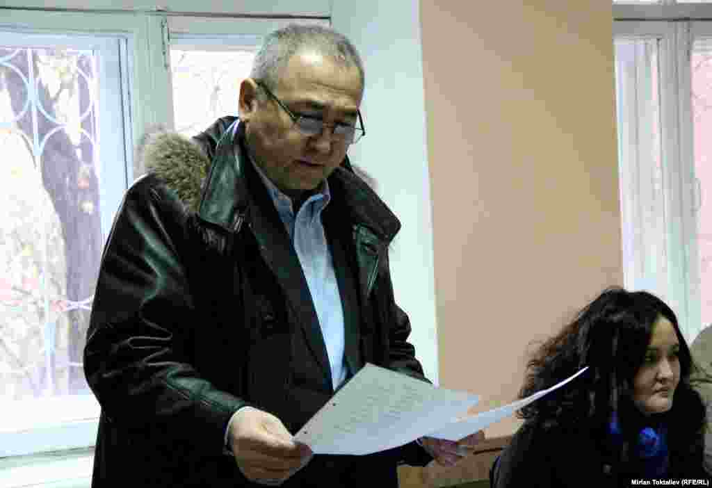 Айыпталуучулардын укугун Чынара Жакупбекова коргоодо. Ал эми коомдук коргоочулар катары Эсен Койчуманов менен Эркин Булекбаев дайындалган 