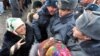 Апта: Кумтөр чечими, депутаттар соту