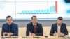 Ministar finansija Novica Vuković (lijevo), premijer Crne Gore Milojko Spajić (u sredini) i Branko Krvavac, šef kabineta predsjednika Vlade, predstavljaju Budžet za 2025.