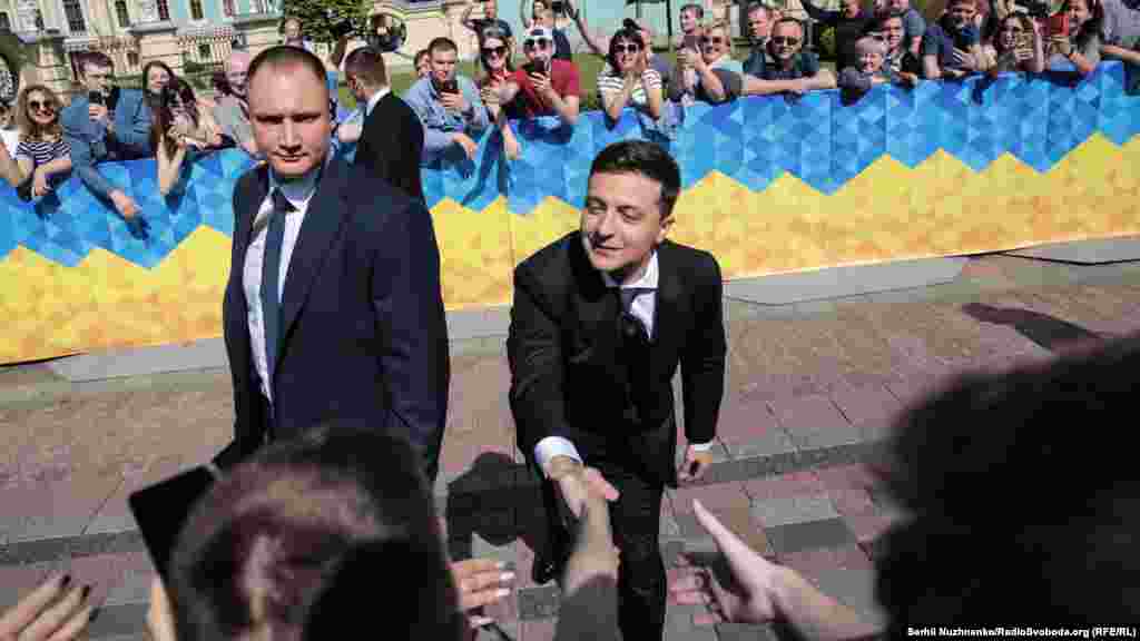 Zelenskiy greets his supporters before the inauguration ceremony.