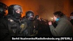 Національна поліція натомість заявляє про 27 постраждалих унаслідок сутичок на Банковій правоохоронців
